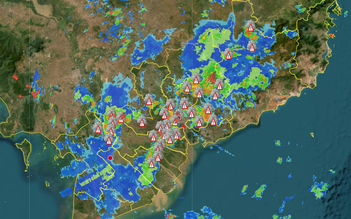 Chiều nay TP.HCM xuất hiện mây giông, sấm sét liên tục vì sao?