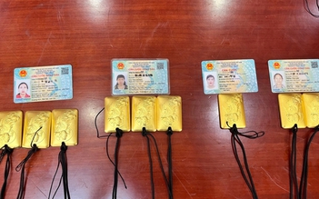 Bắt 4 người vận chuyển 2,5 kg vàng lậu từ Trung Quốc về Việt Nam
