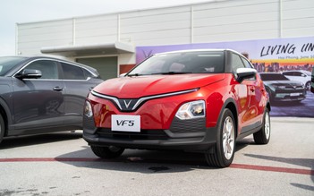 VinFast giao gần 11.000 ô tô điện, VF 5 bán chạy nhất tháng 8