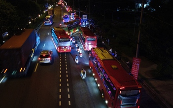 Xe khách vi phạm tràn lan ở cửa ngõ phía đông TP.HCM