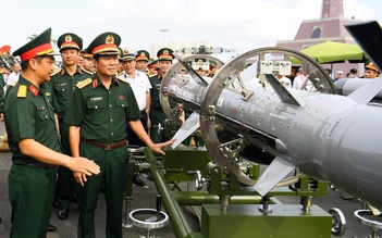 Sức mạnh 2 loại khí tài 'Made in Vietnam' được đại tướng Nguyễn Tân Cương giới thiệu