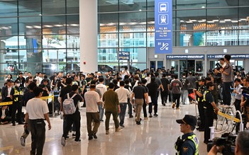 Tổng thống Trump lo ngại sau vụ bắt các công nhân Hàn Quốc