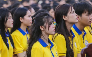 Hiệu trưởng khuyên tân sinh viên: 'Đừng coi bằng cấp chỉ là nấc thang danh lợi'