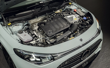 Mercedes lên tiếng trước thông tin xe của hãng sẽ dùng động cơ của đối thủ BMW