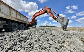 Bãi chứa 3,7 triệu tấn tro xỉ thành mỏ vật liệu triệu đô