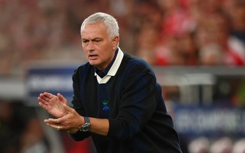 HLV Mourinho bất ngờ trở lại dẫn dắt CLB từng khiến mình bị mất việc