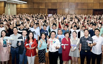 Gần 4.000 sinh viên tham gia Unitour ‘A.I thực chiến’, ĐH Bách khoa bùng nổ đăng ký