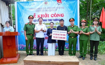 Trao tặng nhà tình thương cho vợ chồng nghèo vùng núi Quảng Trị