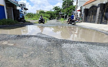 Đường xuống cấp, đi lại khó khăn