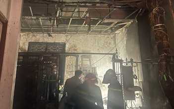 Cháy nhà trong ngách nhỏ ở Hà Nội nghi do bị phóng hỏa