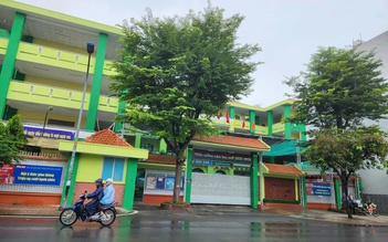 Hiệu trưởng trả lời nhiều vấn đề thắc mắc của phụ huynh