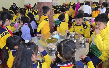 Chủ tịch tỉnh Lâm Đồng chỉ đạo làm rõ vụ thực phẩm bẩn vào bếp bán trú