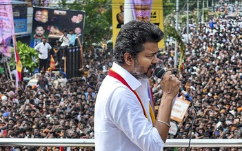 Giẫm đạp chết hàng chục người tại buổi vận động chính trị của nam diễn viên Ấn Độ