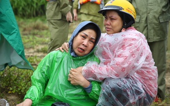 Sau bão số 10: Tiếng khóc nơi cửa Gianh và lời kể của thuyền viên thoát nạn