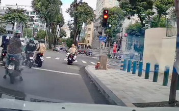 CSGT Rạch Chiếc mở đường khẩn cấp đưa bé trai co giật đến BV Nhi đồng 2