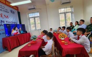 Khai giảng ở ngôi trường có 8 học sinh tại đảo tiền tiêu