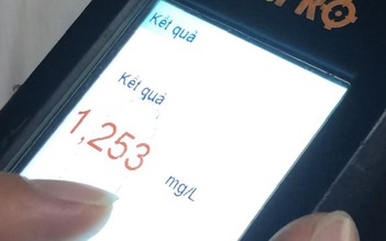 CSGT TP.HCM phát hiện người đến công an đón bạn có nồng độ cồn 0,9 mg/lít khí thở

