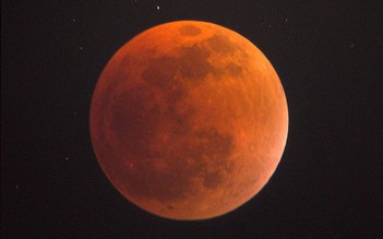 Chiêm ngưỡng nguyệt thực rạng sáng nay ở Việt Nam: Đêm săn 'trăng máu' đặc biệt