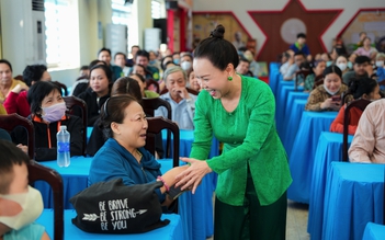 Chồng nhạc sĩ ủng hộ Việt Hương làm thiện nguyện