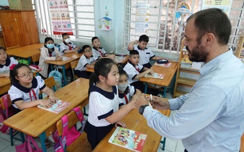 Đưa tiếng Anh thành ngôn ngữ thứ hai trong trường học: Những yếu tố để thành công