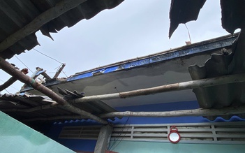 Sét đánh sập mái nhà dân trên đảo Cù Lao Xanh
