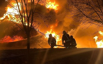 Chiến sự Ukraine ngày 1.408: Nga, Ukraine tố nhau tấn công đầu năm mới