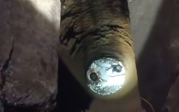 Giải cứu thành công 2 bạn trẻ rơi xuống giếng hoang ở Long Khánh