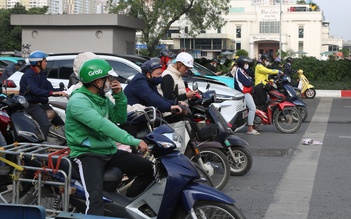 Chuyển đổi 'xe xanh': Người Hà Nội 'đứng giữa ngã ba', trông chờ chính sách