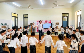 Thầy giáo dạy mầm non truyền cảm hứng