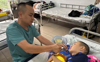 Xin giúp 2 cha con vượt qua bước đường cùng