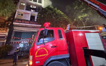 Cháy nhà nghỉ 8 tầng trong đêm, công an tạm giữ một nghi phạm phóng hỏa