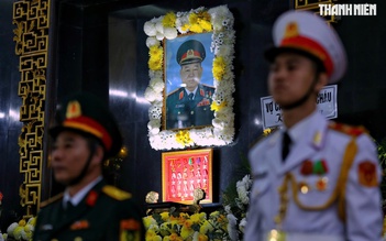 Trọng thể lễ viếng đại tướng Lê Văn Dũng