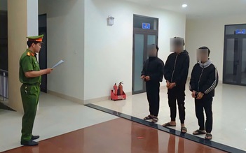 Nhóm thiếu niên dùng hung khí đe dọa, ép bé gái quan hệ tình dục