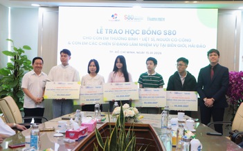 Trao 15 suất học bổng tiếng Anh gần 1,5 tỉ đồng cho học sinh, sinh viên