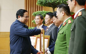 Hồi sinh những xóm làng sau bão lũ