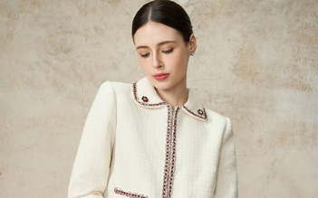 Váy dài và áo khoác tweed dáng ngắn, cặp đôi hoàn hảo cho những ngày cuối năm