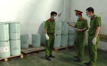 Công an TP.HCM điều tra đường dây mua bán trái phép chất cực độc xyanua