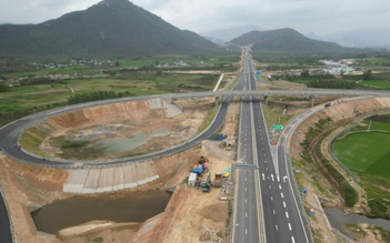 Cao tốc phía đông Gia Lai gấp rút thông xe trước Tết Nguyên đán 2026