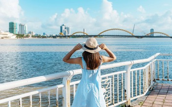 Du khách Anh đến Việt Nam sống và lý do cô gọi nơi này là 'thiên đường'