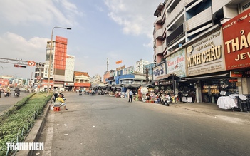 Chợ Bà Chiểu 'lột xác': Vỉa hè, lòng đường rộng thênh thang, người dân ngỡ ngàng