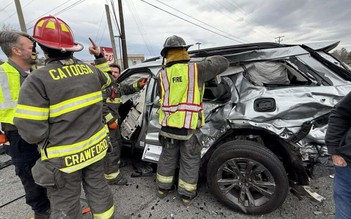 Cụ bà 83 tuổi lái ô tô đạp nhầm chân ga gây tai nạn liên hoàn