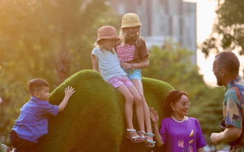 Khu 'đất vàng' làm công viên ở TP.HCM thu hút người dân, khách Tây đến vui chơi