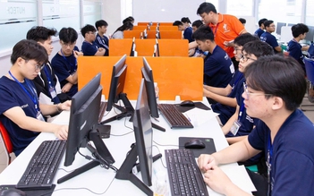 Việc làm 2026: Ngành nào có cơ hội việc làm cao và ngành nào rủi ro ?