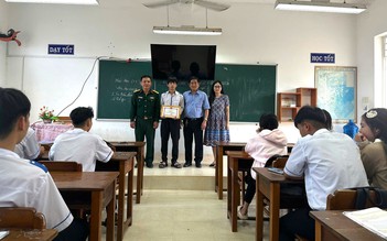 Vụ máy bay rơi ở Đắk Lắk: Biểu dương học sinh hỗ trợ phi công