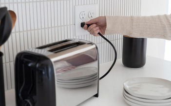 7 thiết bị cần rút phích cắm trước khi ra khỏi nhà