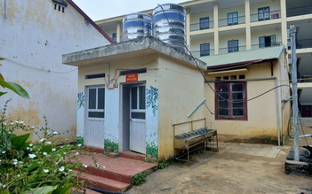 Giải 'cơn khát' cho thầy trò vùng biên