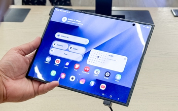 Samsung sắp tung ra điện thoại gập Wide Fold đối đầu iPhone gập đầu tiên