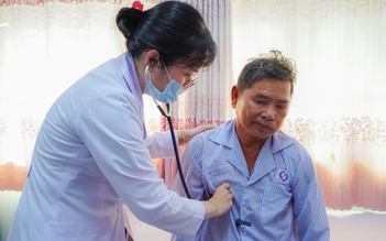 TP.HCM: Ngủ trên ghe giữa sông Đồng Nai, người đàn ông bất ngờ bị đột quỵ