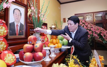 Chủ tịch nước Lương Cường thắp hương tưởng nhớ các nguyên lãnh đạo Đảng, Nhà nước