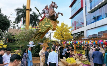 Phố xá rộn ràng đón tết